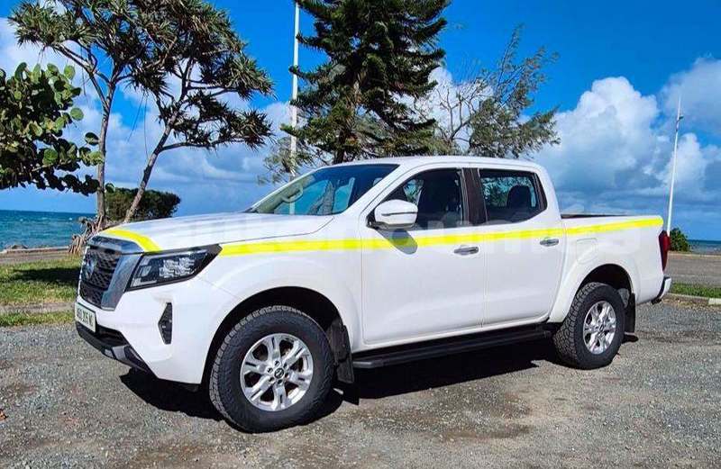 Big with watermark nissan navara sud noumea 5193