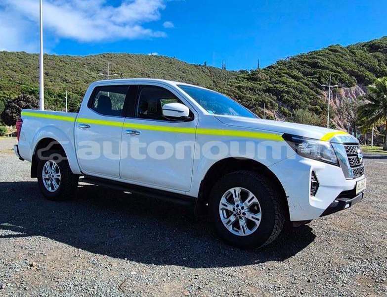 Big with watermark nissan navara sud noumea 5193