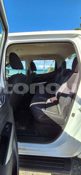 Big with watermark nissan navara sud noumea 5193