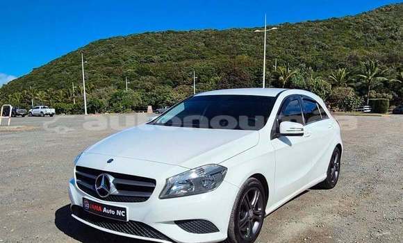 Buy Used Mercedes-Benz A200 White Car in Noumea in Sud