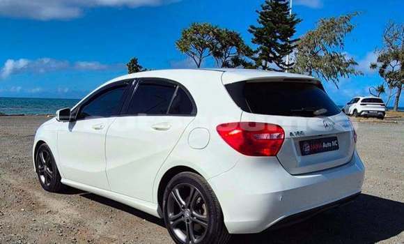 Acheter Occasion Voiture Mercedes-Benz A200 Blanc à Noumea, Sud Acheter Occasion Voiture Mercedes-Benz A200 Blanc à Noumea, Sud