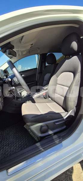 Big with watermark mercedes benz a200 sud noumea 5197