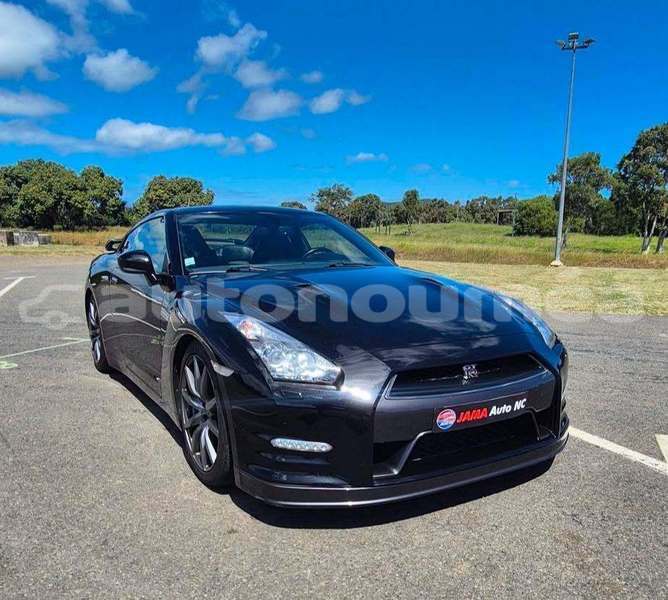 Big with watermark nissan gt r sud noumea 5199