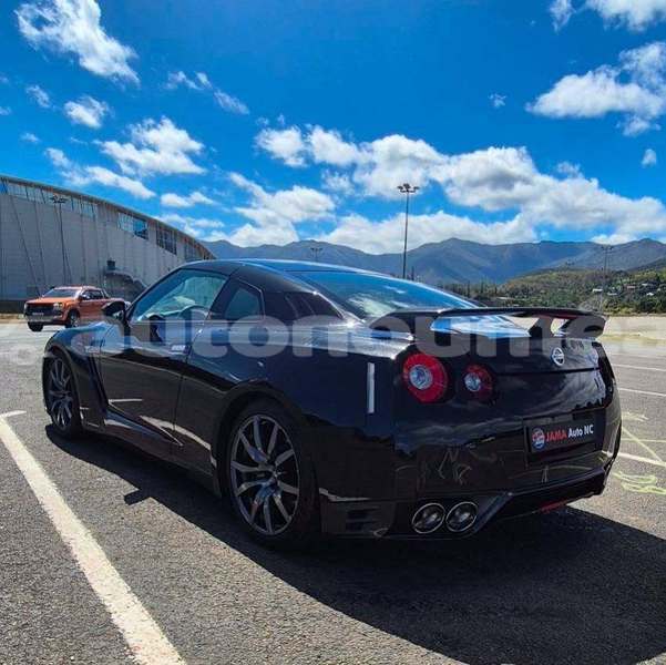 Big with watermark nissan gt r sud noumea 5199