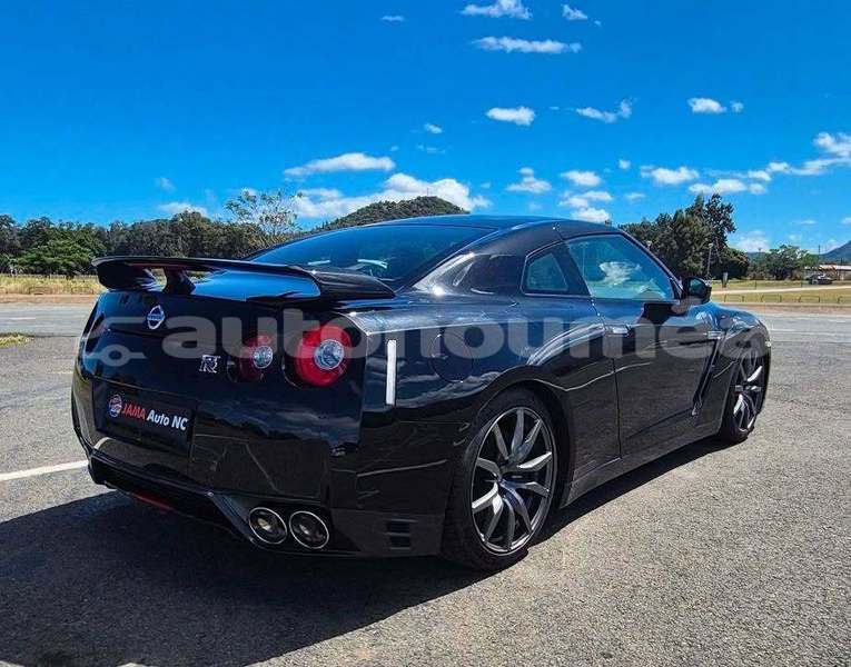 Big with watermark nissan gt r sud noumea 5199