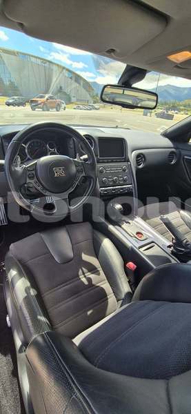 Big with watermark nissan gt r sud noumea 5199