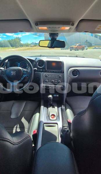Big with watermark nissan gt r sud noumea 5199