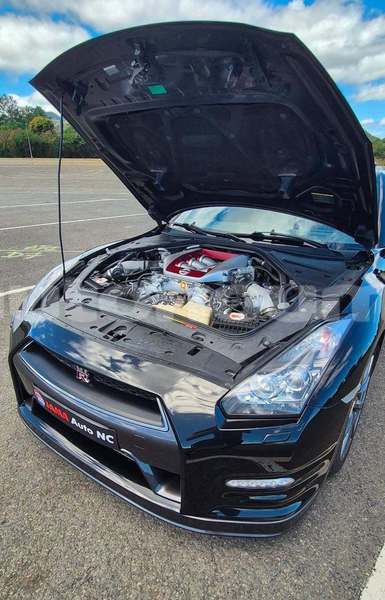 Big with watermark nissan gt r sud noumea 5199
