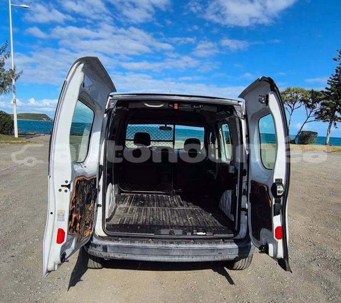 Big with watermark renault kangoo sud noumea 5200