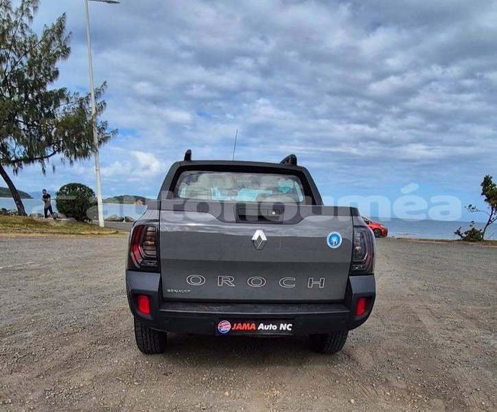 Big with watermark renault 20 sud noumea 5201