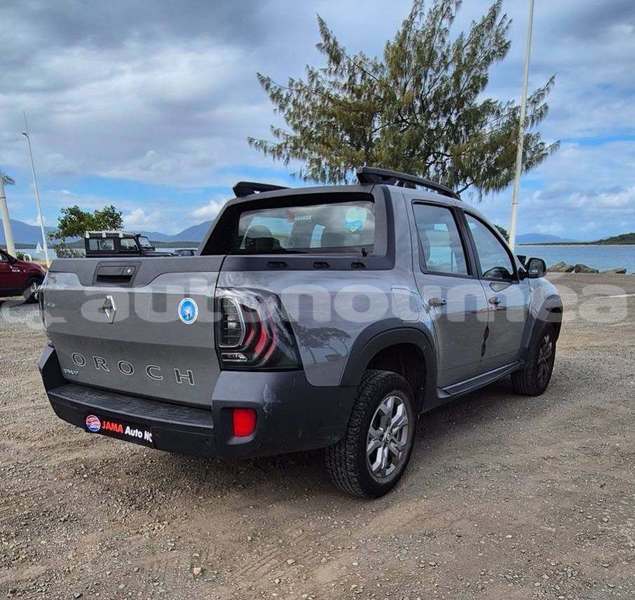 Big with watermark renault 20 sud noumea 5201