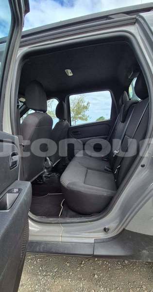 Big with watermark renault 20 sud noumea 5201