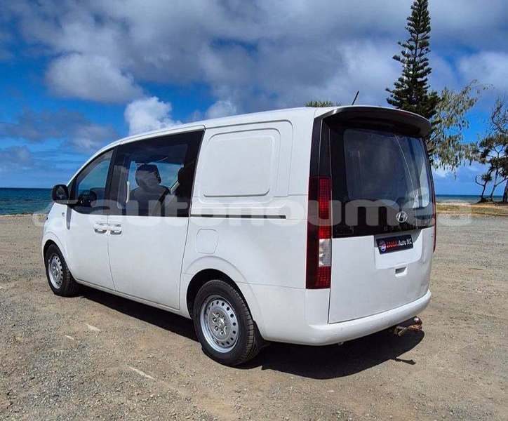 Big with watermark hyundai sonata sud noumea 5215