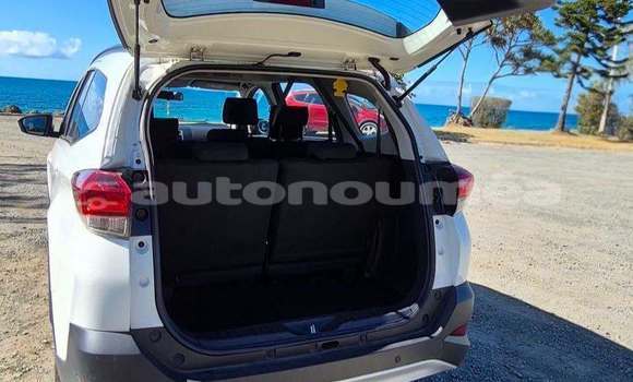 Acheter Occasion Voiture Toyota Rush Blanc à Noumea, Sud Acheter Occasion Voiture Toyota Rush Blanc à Noumea, Sud