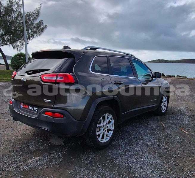Big with watermark jeep cherokee sud noumea 5224