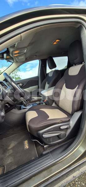 Big with watermark jeep cherokee sud noumea 5224