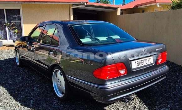 Buy Used Mercedes-Benz E-klasse AMG Brown Car in Noumea in Sud Buy Used Mercedes-Benz E-klasse AMG Brown Car in Noumea in Sud