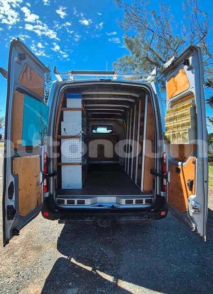 Big with watermark renault master sud noumea 5229