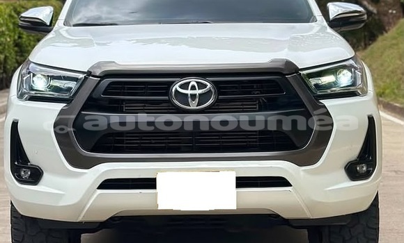 Buy Used Toyota Hilux White Car in Noumea in Sud Buy Used Toyota Hilux White Car in Noumea in Sud