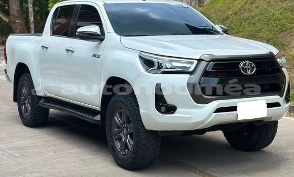 Buy Used Toyota Hilux White Car in Noumea in Sud Buy Used Toyota Hilux White Car in Noumea in Sud