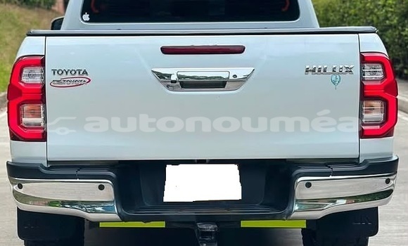 Buy Used Toyota Hilux White Car in Noumea in Sud Buy Used Toyota Hilux White Car in Noumea in Sud