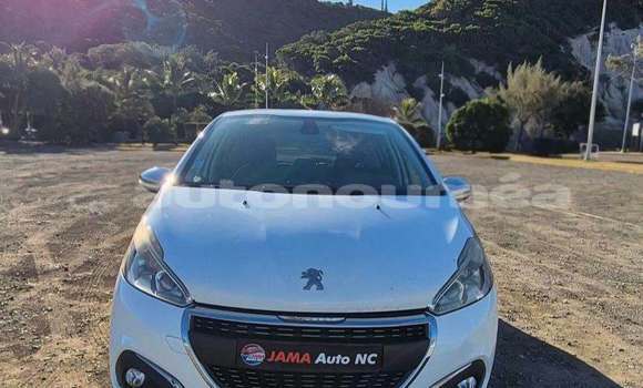 Buy Used Peugeot 208 White Car in Noumea in Sud Buy Used Peugeot 208 White Car in Noumea in Sud