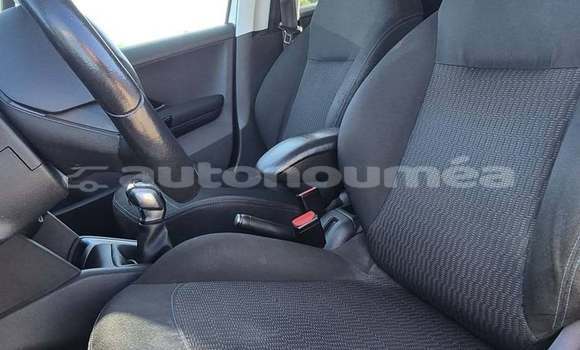Buy Used Peugeot 208 White Car in Noumea in Sud Buy Used Peugeot 208 White Car in Noumea in Sud