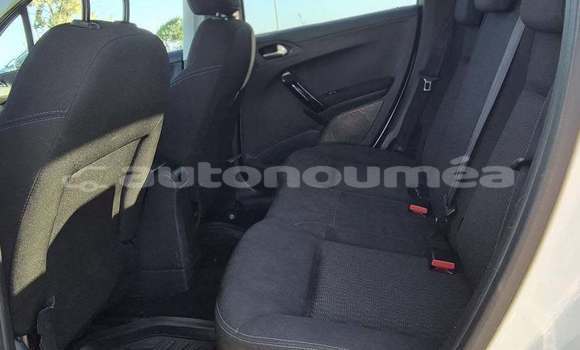 Buy Used Peugeot 208 White Car in Noumea in Sud Buy Used Peugeot 208 White Car in Noumea in Sud