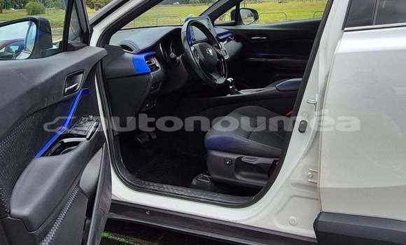 Acheter Occasion Voiture Toyota C-HR Blanc à Noumea, Sud Acheter Occasion Voiture Toyota C-HR Blanc à Noumea, Sud