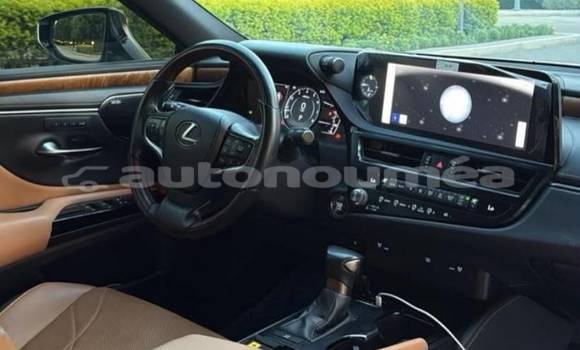 Buy Used Lexus ES White Car in Noumea in Sud Buy Used Lexus ES White Car in Noumea in Sud
