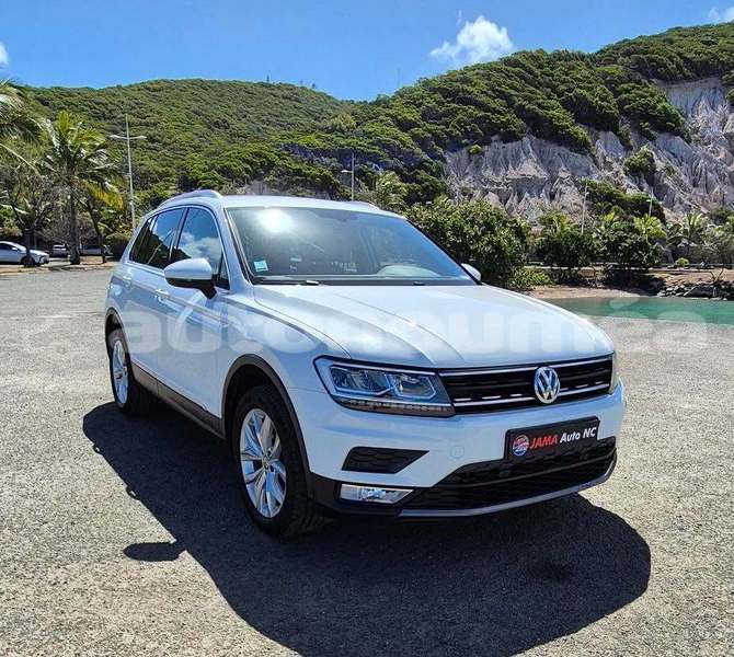 Big with watermark volkswagen tiguan sud noumea 5248