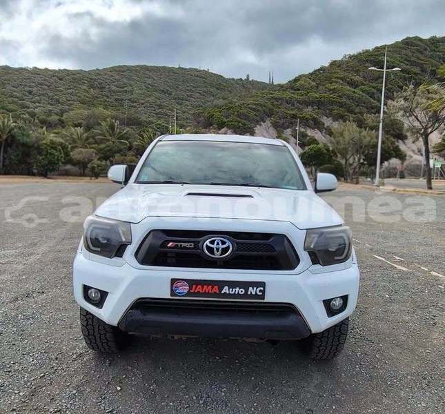 Big with watermark toyota tacoma sud noumea 5259