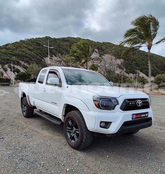 Big with watermark toyota tacoma sud noumea 5259