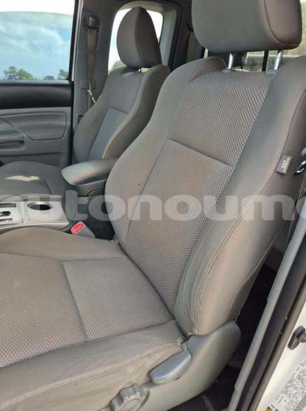 Big with watermark toyota tacoma sud noumea 5259