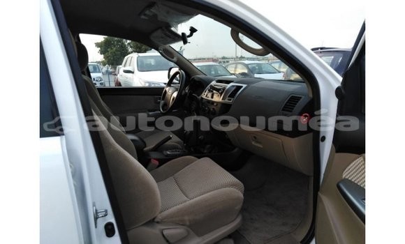 Buy Import Toyota Fortuner White Car in Import - Dubai in Iles Buy Import Toyota Fortuner White Car in Import - Dubai in Iles