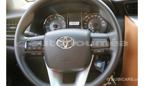 Acheter Import Voiture Toyota Fortuner Noir à Import - Dubai, Iles Acheter Import Voiture Toyota Fortuner Noir à Import - Dubai, Iles