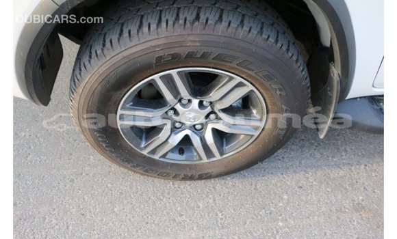 Acheter Import Voiture Toyota Fortuner Noir à Import - Dubai, Iles Acheter Import Voiture Toyota Fortuner Noir à Import - Dubai, Iles