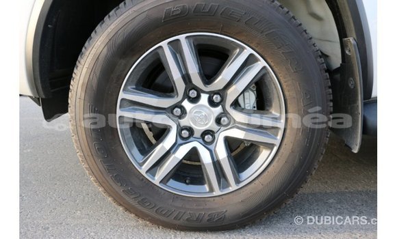 Acheter Import Voiture Toyota Fortuner Noir à Import - Dubai, Iles Acheter Import Voiture Toyota Fortuner Noir à Import - Dubai, Iles