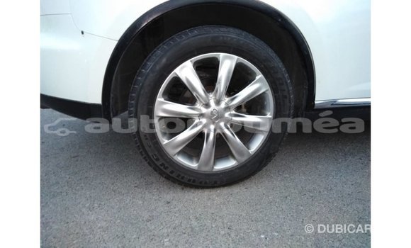 Buy Import Infiniti FX White Car in Import - Dubai in Iles