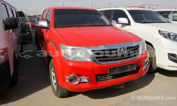 Acheter Import Voiture Toyota Hilux Rouge à Import - Dubai, Iles Acheter Import Voiture Toyota Hilux Rouge à Import - Dubai, Iles