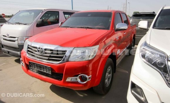 Acheter Import Voiture Toyota Hilux Rouge à Import - Dubai, Iles Acheter Import Voiture Toyota Hilux Rouge à Import - Dubai, Iles