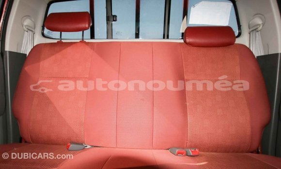 Acheter Import Voiture Toyota Hilux Rouge à Import - Dubai, Iles Acheter Import Voiture Toyota Hilux Rouge à Import - Dubai, Iles