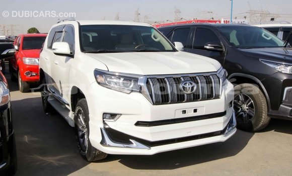 Acheter Import Voiture Toyota Prado Blanc à Import - Dubai, Iles Acheter Import Voiture Toyota Prado Blanc à Import - Dubai, Iles