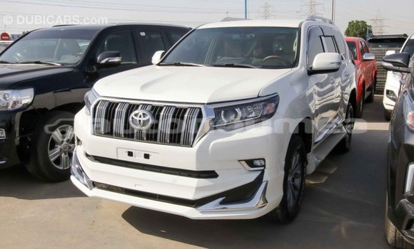 Acheter Import Voiture Toyota Prado Blanc à Import - Dubai, Iles Acheter Import Voiture Toyota Prado Blanc à Import - Dubai, Iles