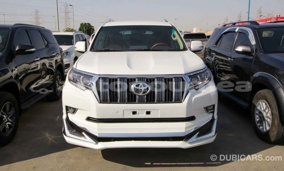 Acheter Import Voiture Toyota Prado Blanc à Import - Dubai, Iles Acheter Import Voiture Toyota Prado Blanc à Import - Dubai, Iles