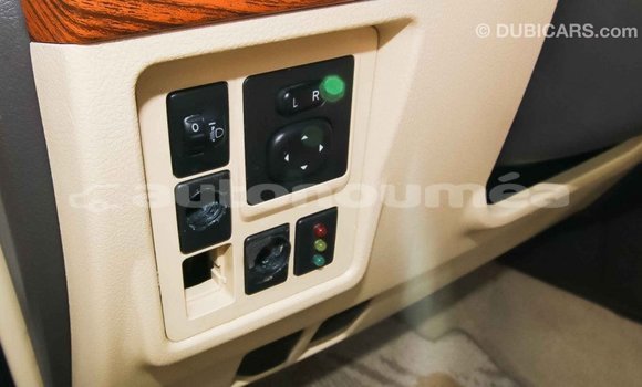 Acheter Import Voiture Toyota Prado Blanc à Import - Dubai, Iles Acheter Import Voiture Toyota Prado Blanc à Import - Dubai, Iles