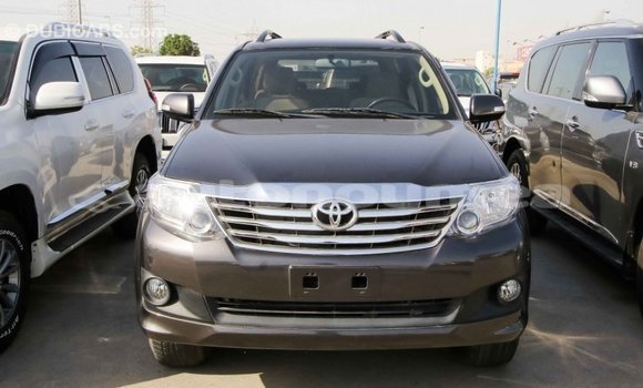 Acheter Import Voiture Toyota Fortuner Autre à Import - Dubai, Iles Acheter Import Voiture Toyota Fortuner Autre à Import - Dubai, Iles