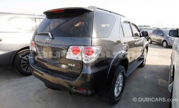 Acheter Import Voiture Toyota Fortuner Autre à Import - Dubai, Iles Acheter Import Voiture Toyota Fortuner Autre à Import - Dubai, Iles