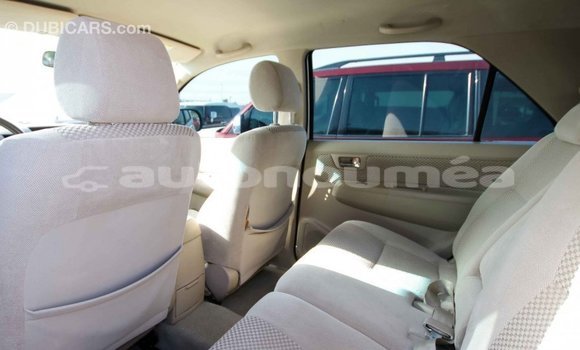 Acheter Import Voiture Toyota Fortuner Blanc à Import - Dubai, Iles Acheter Import Voiture Toyota Fortuner Blanc à Import - Dubai, Iles