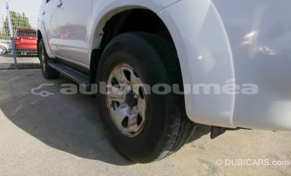 Acheter Import Voiture Toyota Fortuner Blanc à Import - Dubai, Iles Acheter Import Voiture Toyota Fortuner Blanc à Import - Dubai, Iles